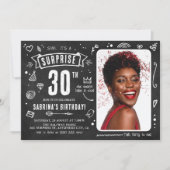 Fun Chalkboard Doodle Foto Überraschung 30. Geburt Einladung (Vorderseite)