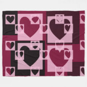 Fun Checkered Hearts Soft Pink und Wine Red Fleecedecke (Vorderseite (Horizontal))