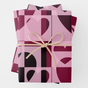 Fun Checkered Hearts Soft Pink und Wine Red Geschenkpapier Set
