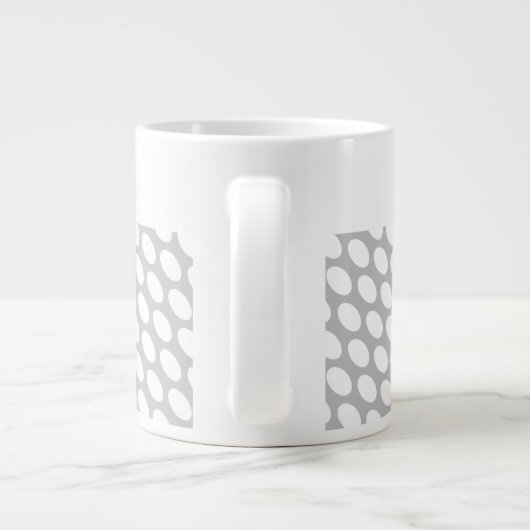 Fun Chic geteerte Pastel Gray White Geometric Art Jumbo-Tasse (Rückseite)
