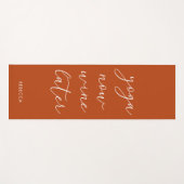 Fun Chic Terracotta Orange Yoga Heute Wein Yogamatte (Vorderseite (Horizontal))