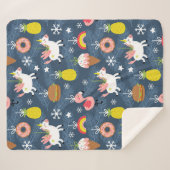 Fun Christmas Unicorns und Flamingos Muster Sherpadecke (Vorderseite (Horizontal))