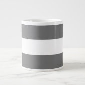 Fun Classy Sporty Moderne graue weiße Streifen Jumbo-Tasse (Vorderseite)