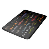 Fun & Colorful Typografy Pattern, Halloween Badematte (Schrägansicht)