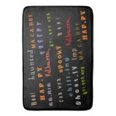 Fun & Colorful Typografy Pattern, Halloween Badematte (Vorderseite Vertikal)