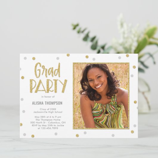 Fun Confetti Foto Graduation Party Einladung (Stehend Vorderseite)