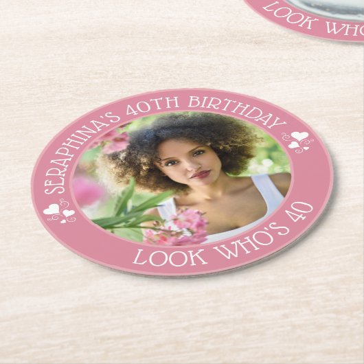 Fun Custom Foto 40. Geburtstag Gastgeschenk Runder Pappuntersetzer (Angewinkelt)