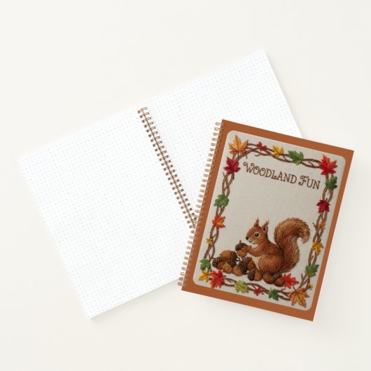 Fun Embroidered Squirrel & Acorns Fall Foliage Notizblock (Innenseite)