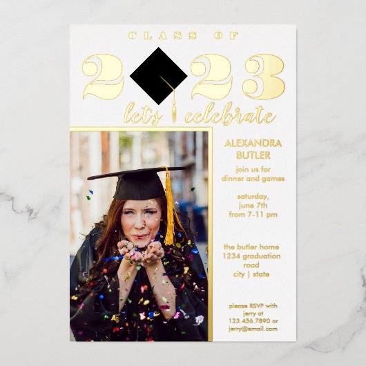 Fun Facts Foto Bold Script Class 2023 Abschluss Folieneinladung (Vorderseite)