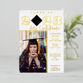 Fun Facts Foto Bold Script Class 2023 Abschluss Folieneinladung (Stehend vorne)