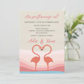 Fun Flamingo Love Birds Wedding Verlobung Einladung (Stehend Vorderseite)