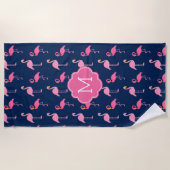 Fun Flamingos Muster Mit Monogramm Strandtuch (Vorderseite)
