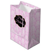 Fun, Flirty and Feminine Occasion Mittlere Geschenktüte (Vorderseite Schrägansicht)