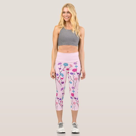 Fun Floral Pickle Ball Muster Capri Leggings (Vorderseite)