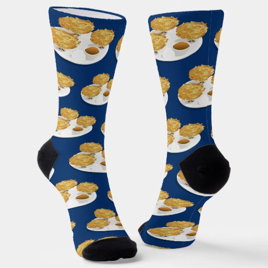 Fun Food Lächeln Latkes Hanukkah Socken (Gewinkelt)