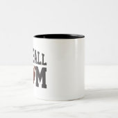 Fun Football Mama Zweifarbige Tasse (Mittel)