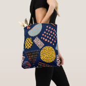Fun Geometrie: Abstraktes mehrfarbiges Muster Tasche (Von Nahem)