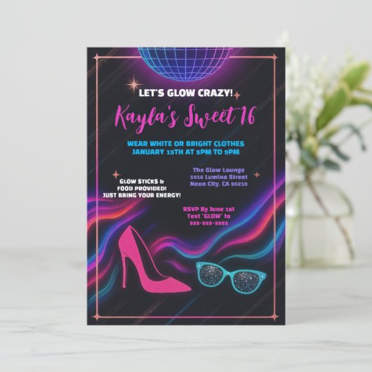 Fun Girly Glow in the Dark Sweet 16 Party Einladung (Stehend Vorderseite)