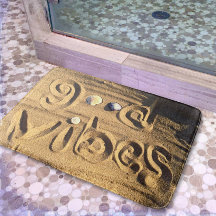 Fun Good Vibes Zitat Gezeichnet in Beach Sand Foto