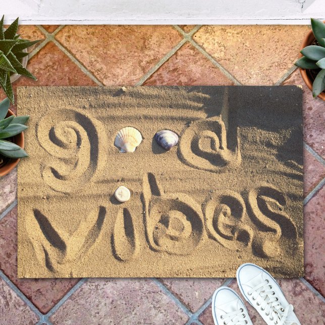 Fun Good Vibes Zitat Gezeichnet in Beach Sand Foto Fußmatte (Von Creator hochgeladen)
