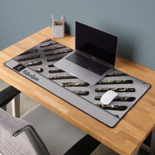 Fun Gray Heavy Metal Grate Look Monogram Schreibtischunterlage