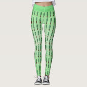 Fun Green Pickle Head Man in Brown Anzug auf Green Leggings (Vorderseite)
