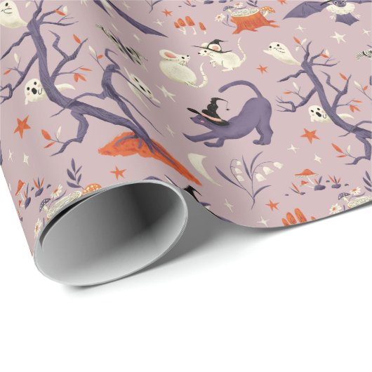 Fun Halloween Pattern Forest Spirits Geschenkpapier (Rolleneckpunkt)