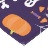 Fun Halloween Pattern Tischdecke (Schrägansicht)
