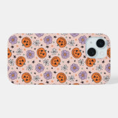 Fun Halloween Pumpkins und Blume Muster iPhone 15 Hülle (Rückseite (Horizontal))
