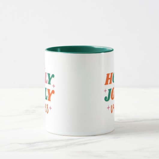 Fun Holly Jolly Vibes Weihnachtsdesign Tasse (Zentrum)
