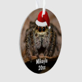 Fun Jumping Spider in der Weihnachtsmannmütze Weih Ornament (Vorderseite)