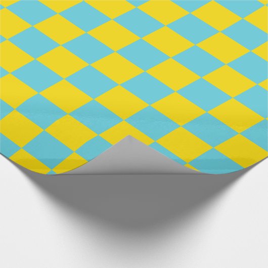 Fun Karo Hellgelb und Cyan Aqua Blue Muster Geschenkpapier (Ecke)