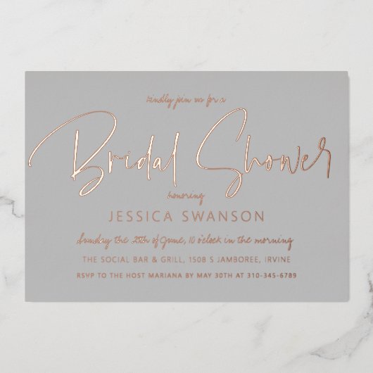 Fun Lässiges Script Gray Brautparty Rose Gold Folieneinladung (Vorderseite)