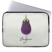 Fun Lila Moderne Minimal Crochet Eggplant Name Laptopschutzhülle (Vorderseite)