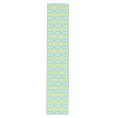 Fun Lime Green Aqua Blue Ikat Art Mittelgroßer Tischläufer (Vorderseite)