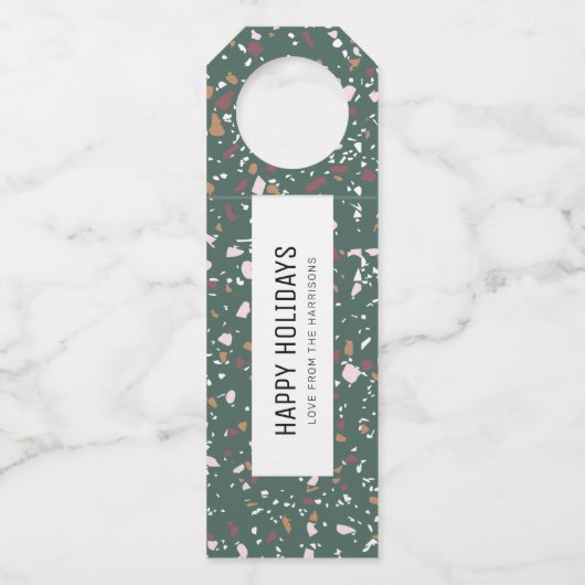Fun Modern Green Terrazzo Muster glückliche Ferien Flaschenanhänger (Vorderseite)