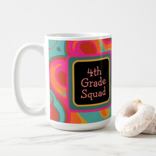 Fun Modern Pink Aquamarin Teacher Initial Class Sq Kaffeetasse (Mit Donut)