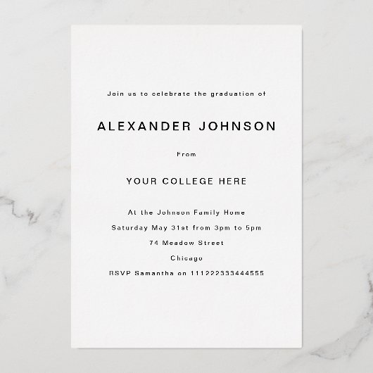 Fun Moderne Graduate Foto Script Black and Gold Folieneinladung (Rückseite)