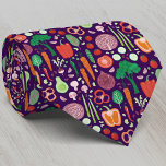 Fun Modernes Pflanzenmuster Krawatte<br><div class="desc">Das moderne,  lustige Muster aus köstlichen Gemüsesorten auf dunklem Hintergrund. Originelle Kunst von Nic Squirrell. Ideal für einen Feinschmecker,  Koch,  Koch,  vegan,  vegatarisch,  Ernährungswissenschaftler oder Gemüsehändler.</div>