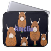 Fun Monogram Highland Cow Laptopschutzhülle (Vorderseite)