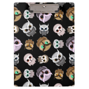 Fun Owl Muster auf schwarzem Hintergrund Klemmbrett