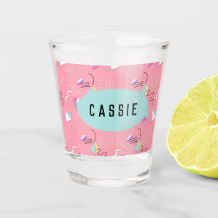 Fun Pink 1990er Throwback Graphics Personalisiert Schnapsglas