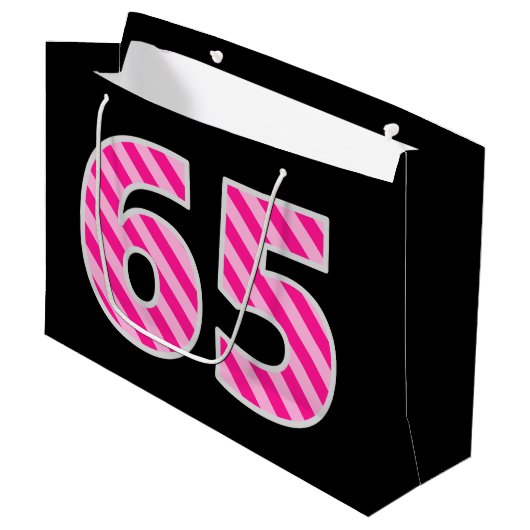 Fun Pink Striped "65"; Happy 65 th Birthday; Name Große Geschenktüte (Vorderseite Schrägansicht)