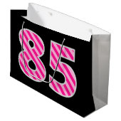 Fun Pink Striped "85"; Happy 85 th Birthday; Name Große Geschenktüte (Vorderseite Schrägansicht)