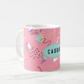 Fun Pink Throwback Graphics der 1990er Jahre Kaffeetasse (Vorderseite Links)