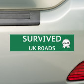 Fun Pothole Bumper Sticker SURVIVED UK ROADS 2026 Autoaufkleber (Auf Auto)
