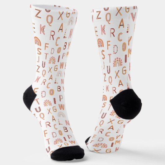 Fun Rainbow Alphabet Muster Socken (Gewinkelt)