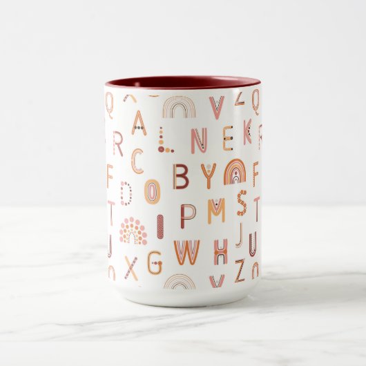 Fun Rainbow Alphabet Muster Tasse (Zentrum)