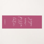 Fun Raspberry Lila Script Yoga Jetzt Pizza Später Yogamatte (Vorderseite (Horizontal))