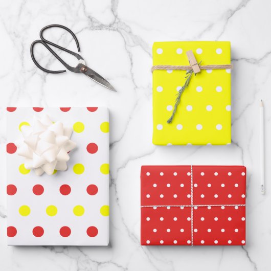 Fun Red and Yellow Polka Dots Geschenkpapier Set (Vorderseite)